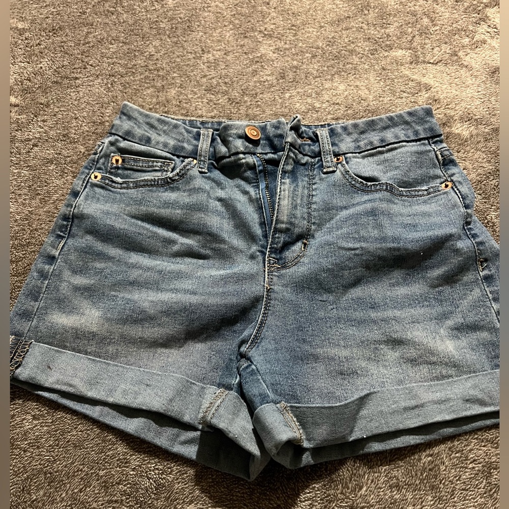 Light washed Jean shorts